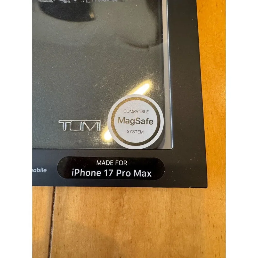 NIB Tumi iPhone 17 Pro Max MagSafe Black Phone Case Cover Sleek Protective